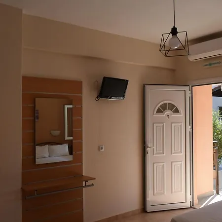 Lafazanis Aparthotel *
